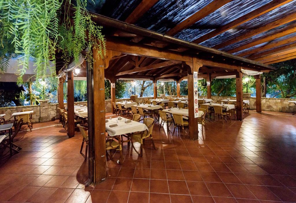 Albergo Il Giardino Фоче-Варано Екстер'єр фото