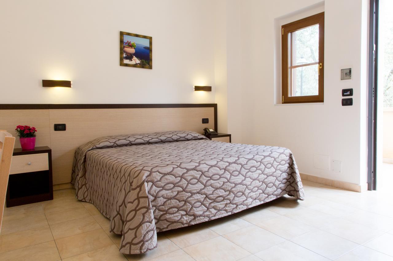Albergo Il Giardino Фоче-Варано Екстер'єр фото